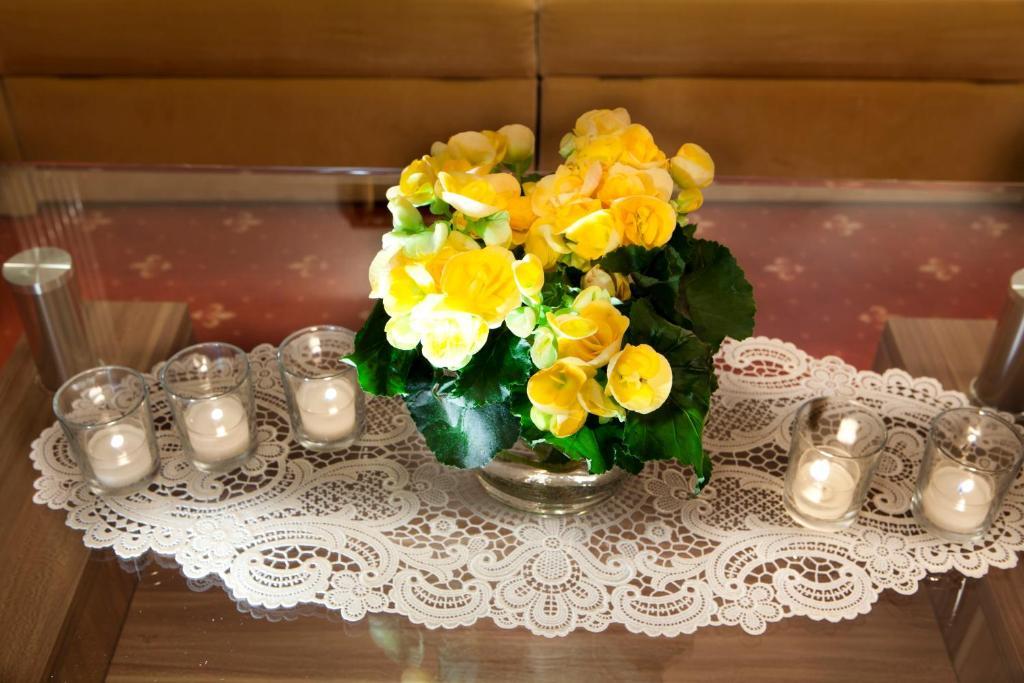 Hotel Table Corvara In Badia Esterno foto